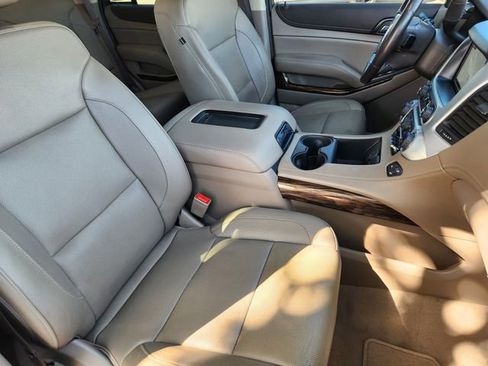 Used 2019 GMC Yukon SLT image 14