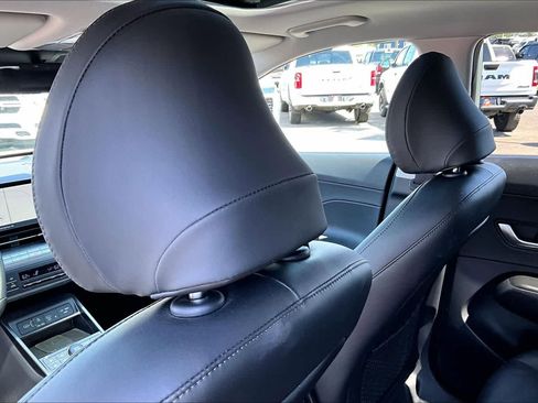 Used 2024 Hyundai Kona Limited FWD image 12