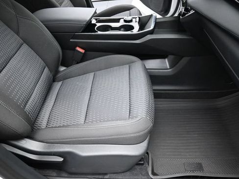 Used 2026 Chevrolet Equinox LT w/ LPO, Floor Liner Package AWD/4WD image 28