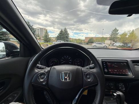 Used 2021 Honda HR-V Sport image 24