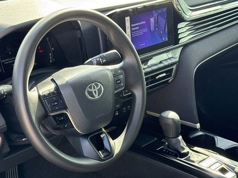 Used 2025 Toyota Camry LE w/ Convenience Package AWD/4WD image 17