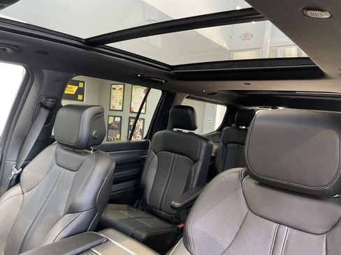 Used 2024 Jeep Wagoneer Series II image 30