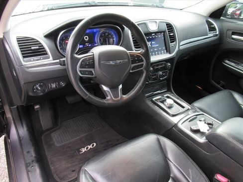 Used 2019 Chrysler 300 Touring w/ Quick Order Package 2EF image 14