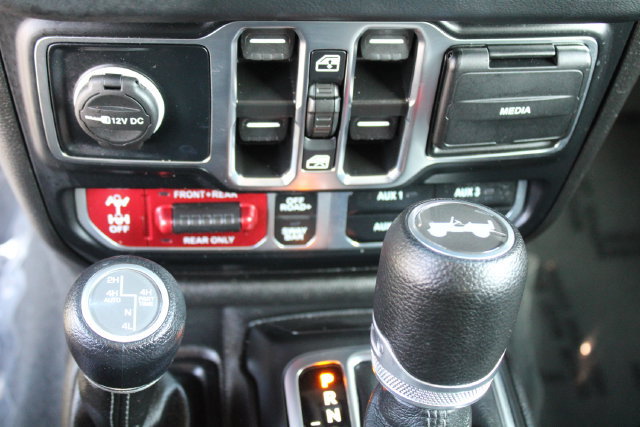 Used 2024 Jeep Wrangler Unlimited Rubicon 4xe AWD/4WD image 27