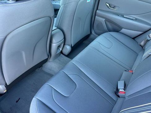 New 2025 Hyundai Elantra SEL image 9