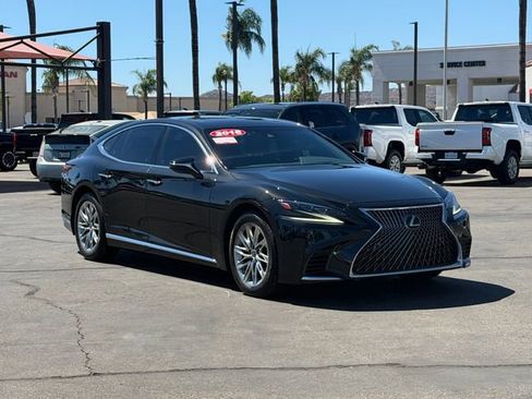 Used 2018 Lexus LS 500 w/ Accessory Package (Z2) RWD image 3