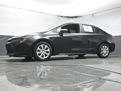 Used 2022 Toyota Corolla LE FWD image 31