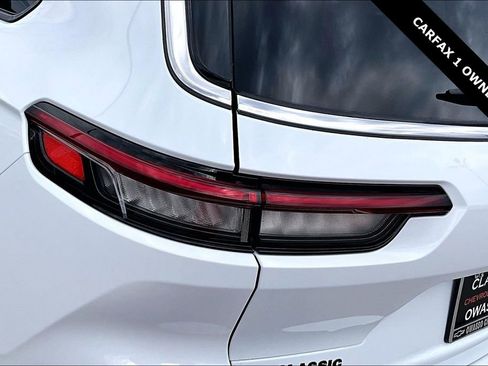 Used 2025 Jeep Grand Cherokee L Laredo image 22