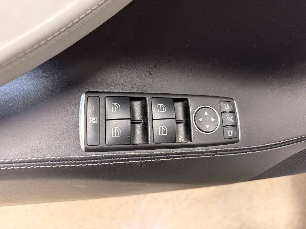 Used 2016 Tesla Model S 85 RWD image 9