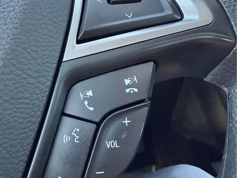 Used 2018 Ford Fusion SE w/ Fusion SE Technology Package FWD image 20