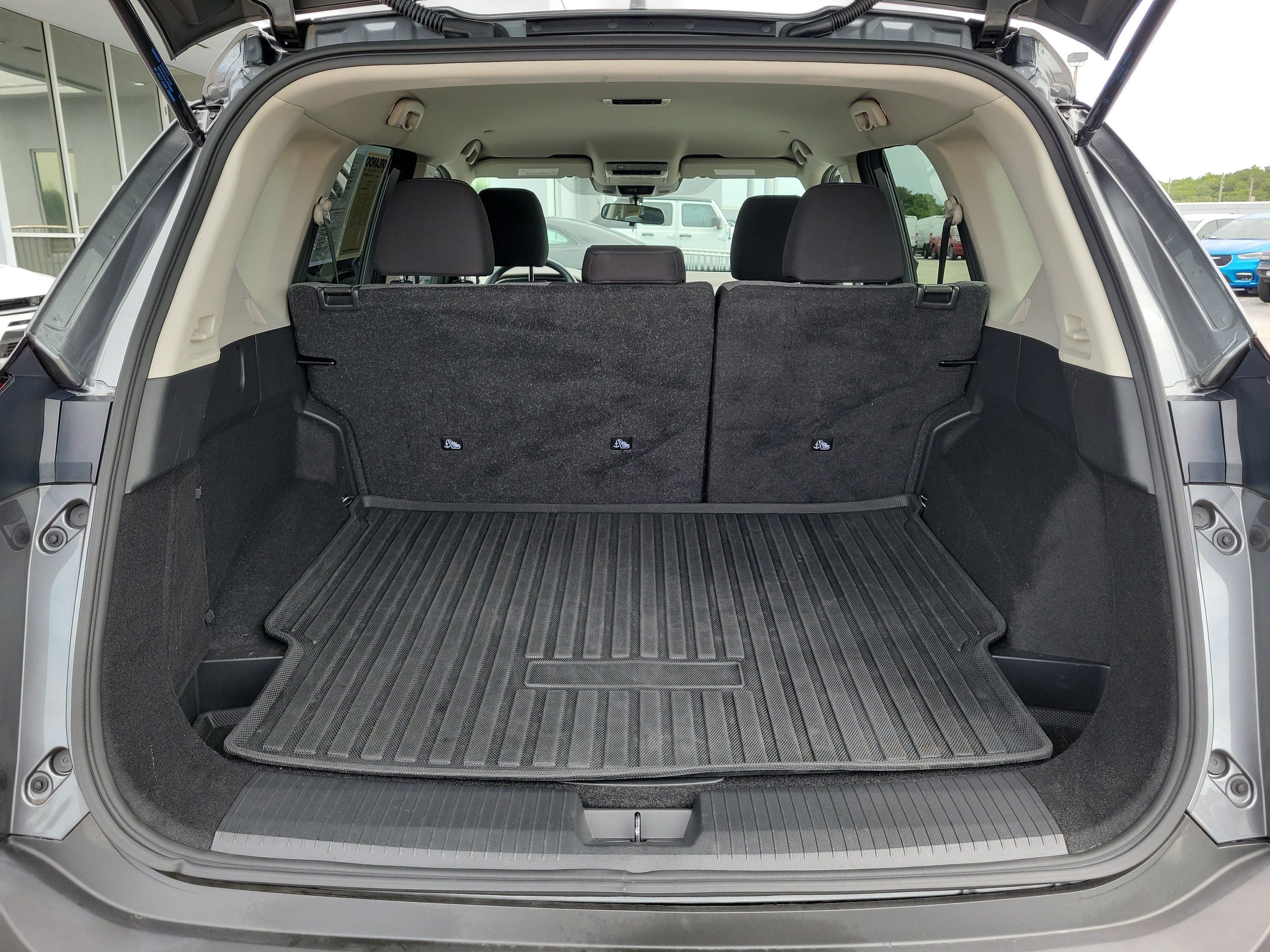 Used 2023 Nissan Rogue SV AWD/4WD image 10