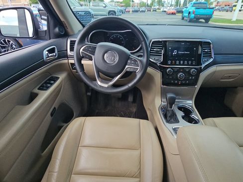 Used 2019 Jeep Grand Cherokee Limited AWD/4WD image 9