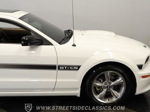 Used 2007 Ford Mustang GT image 28