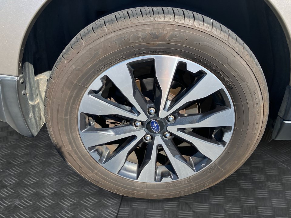 Used 2017 Subaru Outback 2.5i Limited AWD/4WD image 25