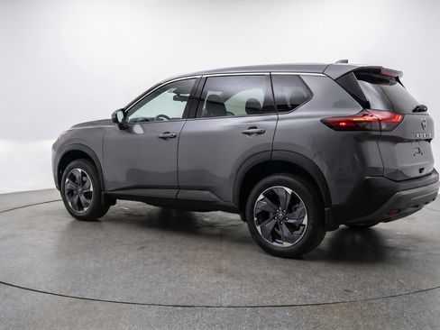 Used 2025 Nissan Rogue SV FWD image 6