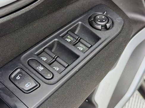 Used 2019 Jeep Renegade Latitude image 20