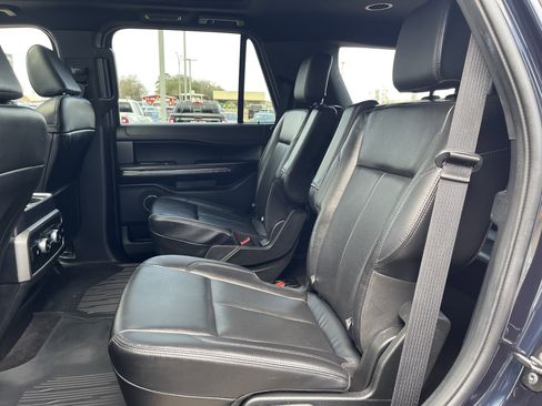 Used 2021 Ford Expedition XLT image 12