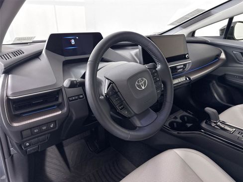 Certified 2024 Toyota Prius XLE image 13
