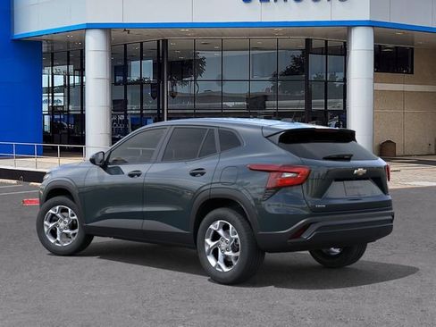 New 2026 Chevrolet Trax LS w/ LS Convenience Package FWD image 3