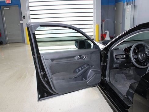 Used 2023 Honda Civic LX image 7