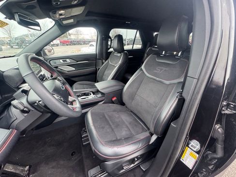 Used 2025 Ford Explorer ST w/ Sun And Sound Package image 11