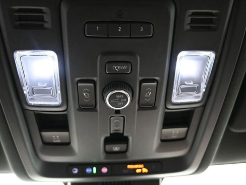 Used 2024 Chevrolet Tahoe High Country image 16