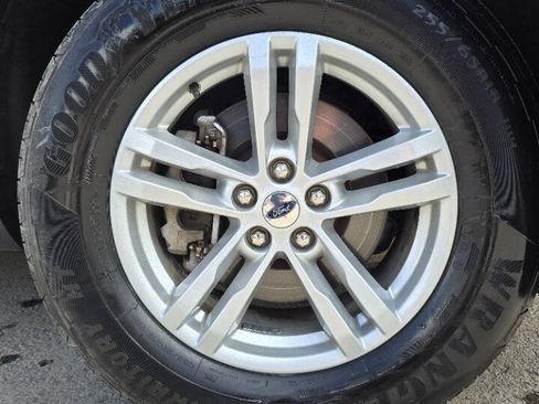 Used 2021 Ford Explorer XLT w/ Equipment Group 202A AWD/4WD image 10