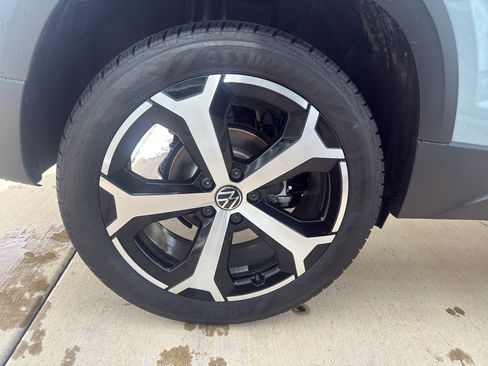 New 2026 Volkswagen Taos SEL image 20