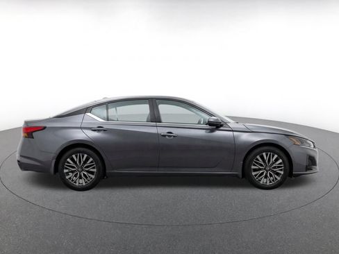 Used 2026 Nissan Altima 2.5 SV FWD image 10