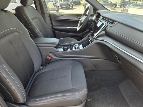 New 2026 Jeep Grand Cherokee Laredo RWD image 32