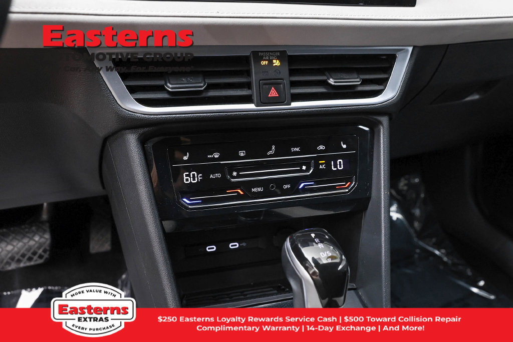 Used 2025 Volkswagen Taos SE FWD image 20