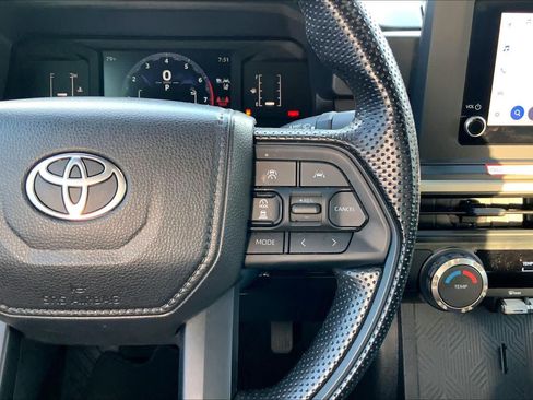 Used 2025 Toyota Tacoma SR AWD/4WD image 23