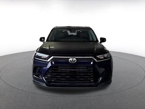 Used 2025 Toyota Grand Highlander LE image 7