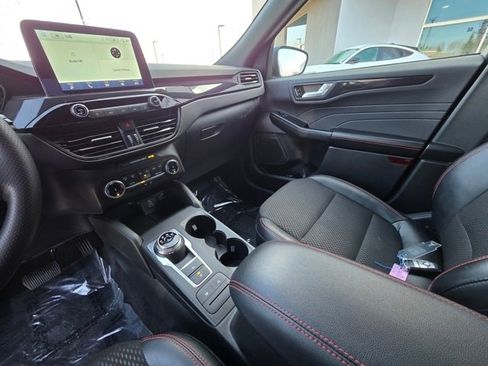 Used 2025 Ford Escape ST-Line image 23