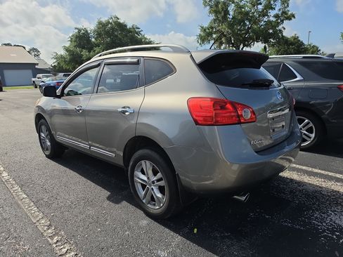 Used 2013 Nissan Rogue SV w/ Premium Pkg FWD image 5