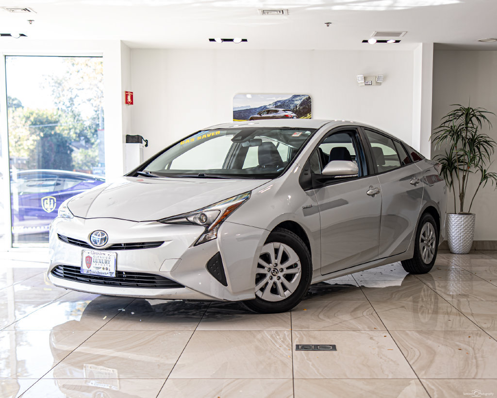 Used 2017 Toyota Prius Two FWD image 1