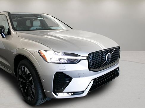 New 2026 Volvo XC60 B5 Plus w/ Protection Package Premier image 25