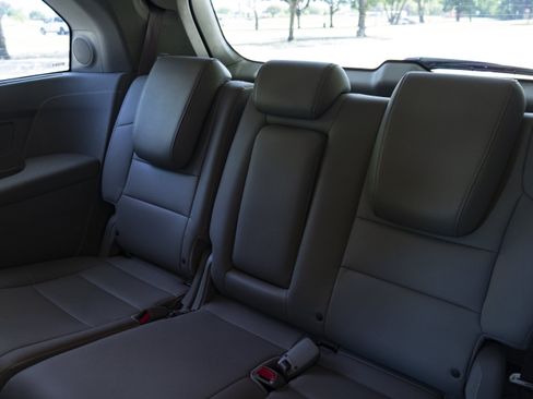 Used 2014 Honda Odyssey Touring image 19