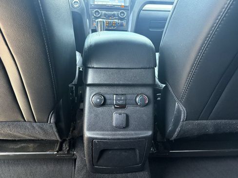 Used 2018 Ford Explorer XLT w/ Equipment Group 202A FWD image 23