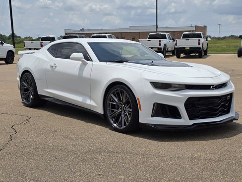 Used 2023 Chevrolet Camaro ZL1 RWD image 7