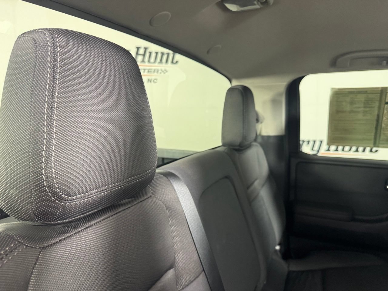Used 2024 Nissan Frontier SV w/ Tow Package RWD image 25