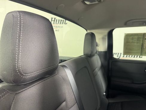 Used 2024 Nissan Frontier SV w/ Tow Package RWD image 25