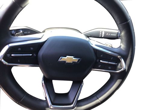 Used 2025 Chevrolet Equinox LT w/ Convenience Package II AWD/4WD image 17