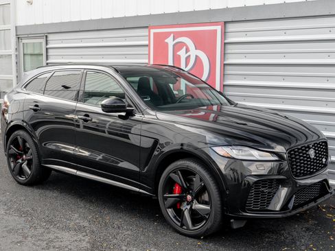 Used 2022 Jaguar F-PACE SVR image 47