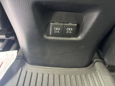 Used 2020 Toyota RAV4 XLE image 17