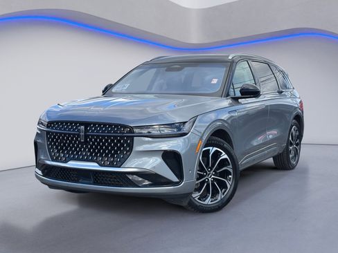 Used 2024 Lincoln Nautilus Reserve image 2