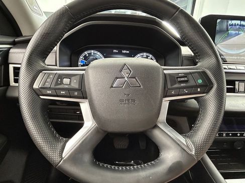 Used 2024 Mitsubishi Outlander SE FWD image 37