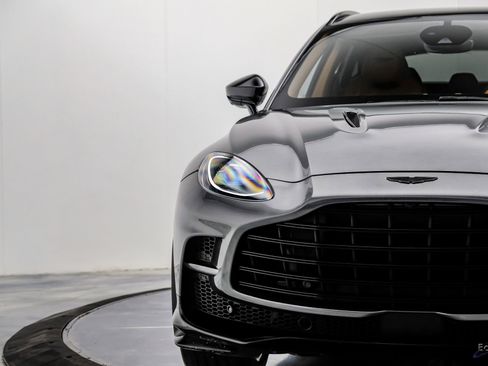 Used 2023 Aston Martin DBX 707 image 30
