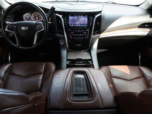 Used 2015 Cadillac Escalade Luxury image 13
