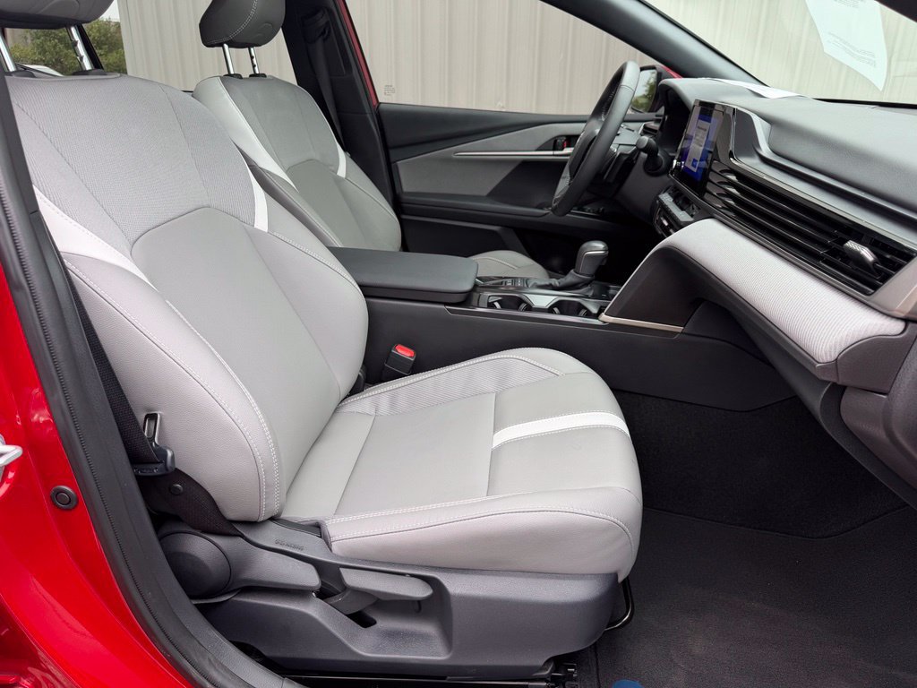 Used 2025 Toyota Camry SE w/ Convenience Package FWD image 11